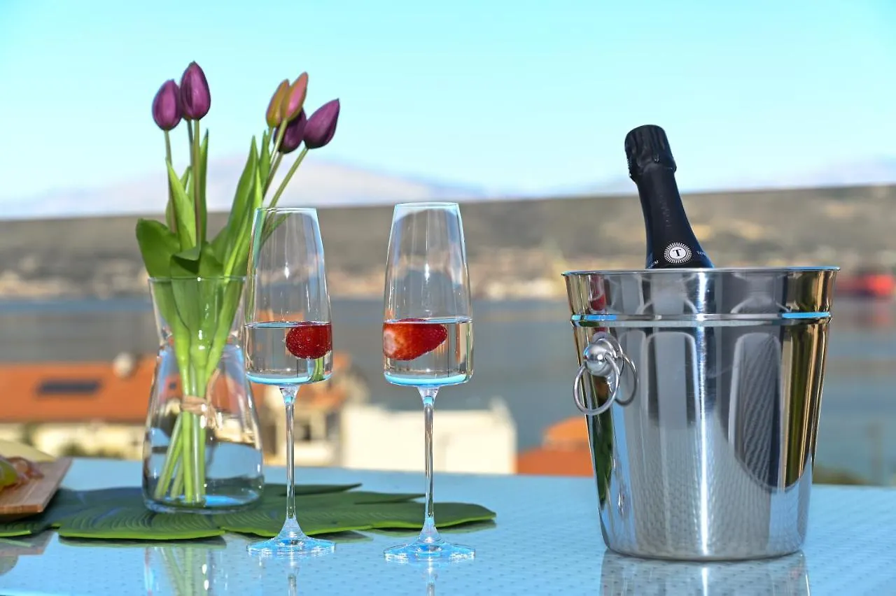 Karo Apartment Trogir 0*,  Croatia